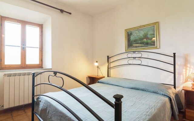 Elegant Holiday Home in Tuscany With Swimming Pool