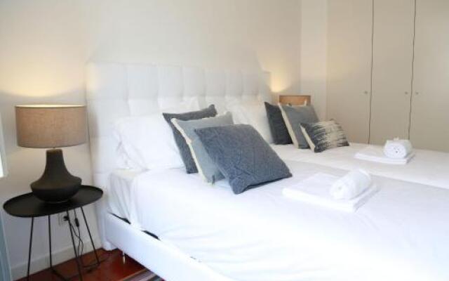 Lovelystay - Chiado 3Bedroom Wonder