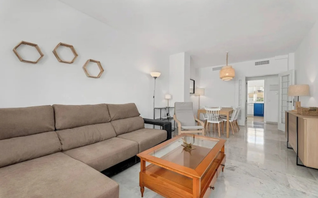 Family Beach Apartment With Pool