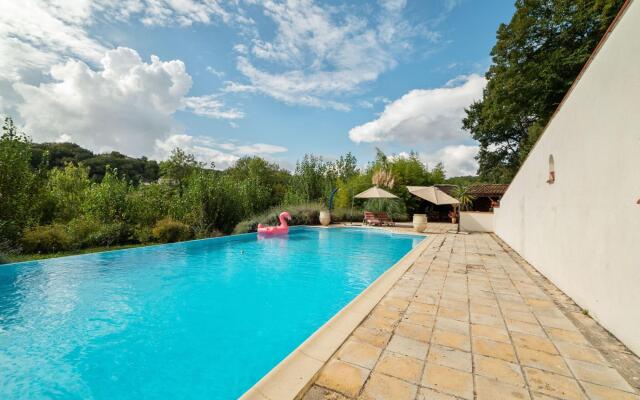 Cosy House With Spectacular Views and Private Pool