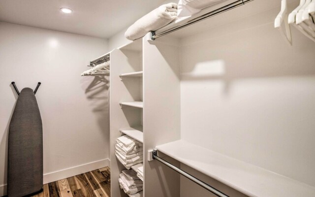 Trendy Denver Townhouse ~ 3 Miles to Downtown!