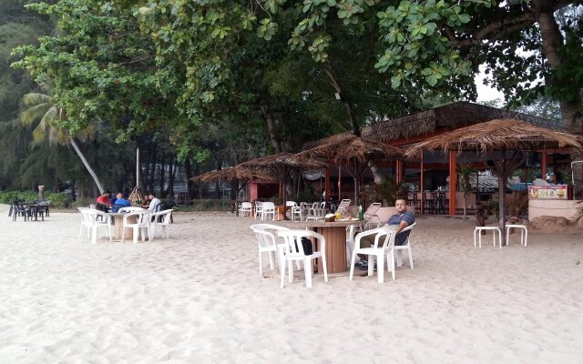 D'Feringghi Haus Hotel & Restaurant