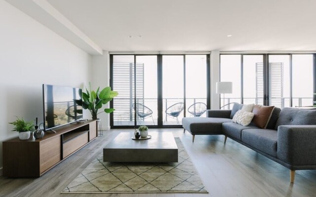 Super Spacious City View Apartments