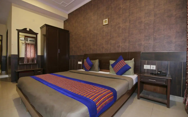 Hotel Sarthi