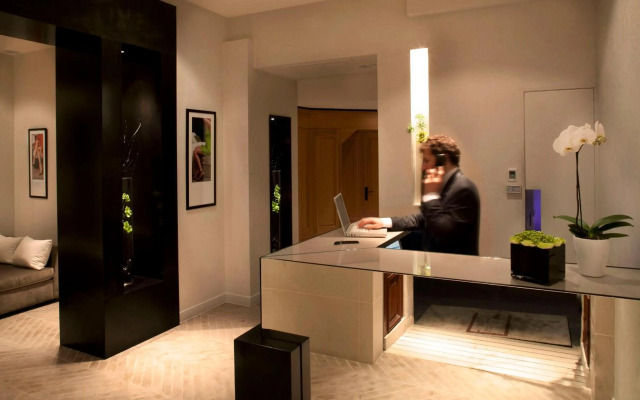 Hotel Marceau Champs Elysees