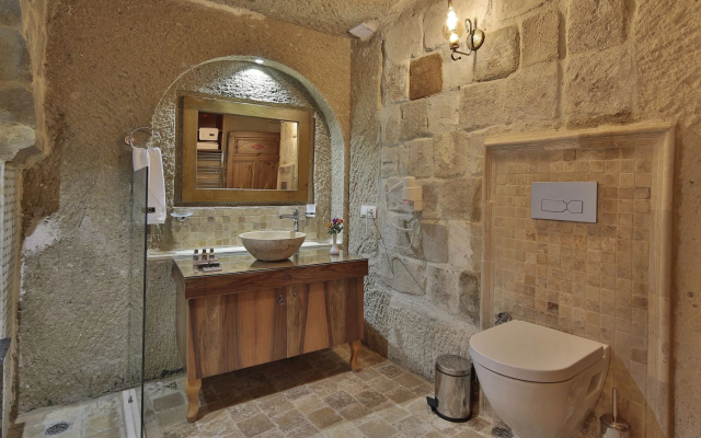 Jacob's Cave Suites