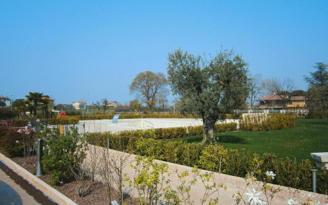 Apartment in Lazise with communal pool