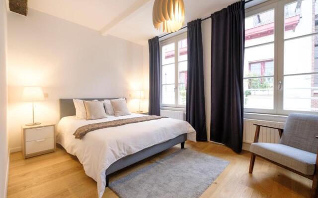 Ilot Sacre Apartments