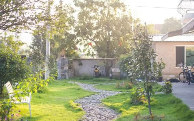 Zhuji Fengqing Hostel