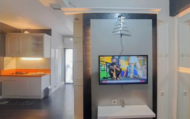 Neat And Comfy Studio At Gateway Ahmad Yani Cicadas Apartment