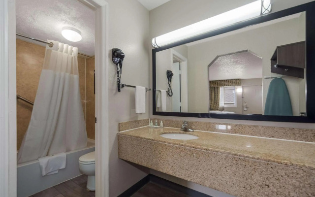 Quality Inn Charleston - West Ashley