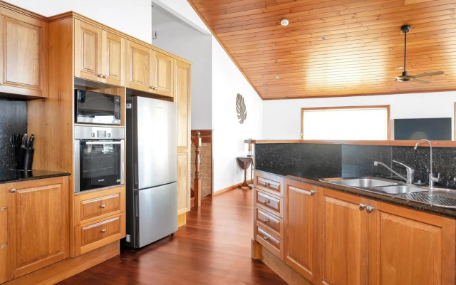 NOBLEVIEW Gerringong 4pm check out Sundays