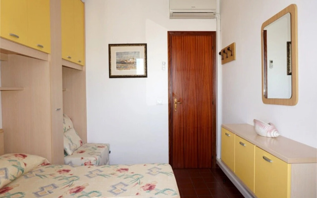 Cozy Apartment With Balcony