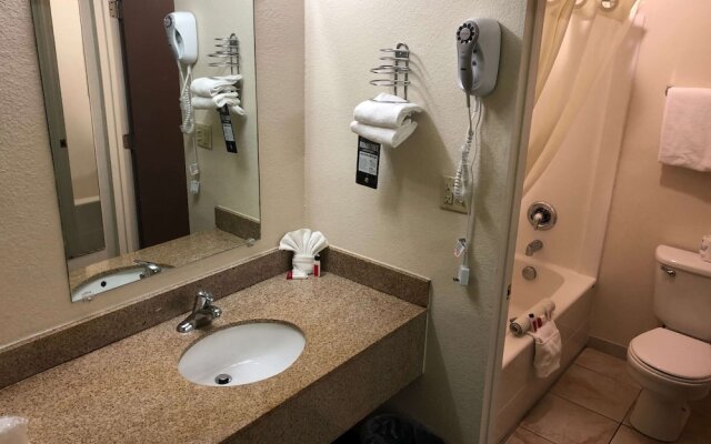 Super 8 by Wyndham Ontario