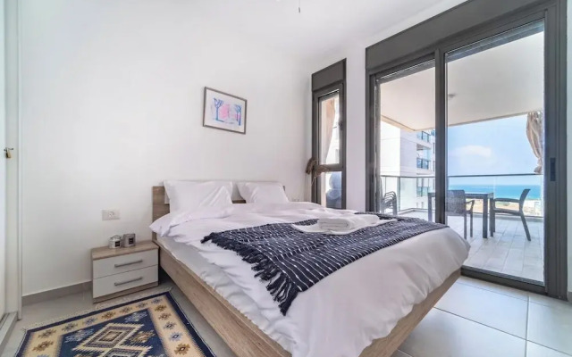 Beach Haven 3BR Apt by Sea N' Rent