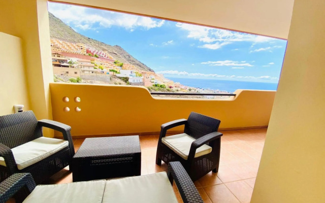 Enjoy Sunsets at Fully Equipped 2BR Oceanside View