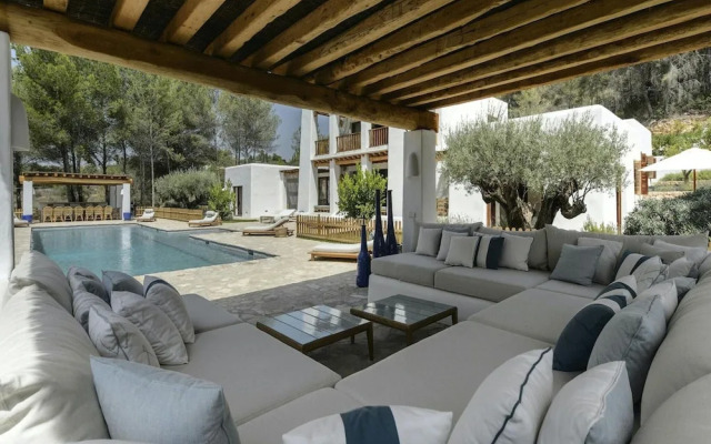 Holiday Home With Children Play Area