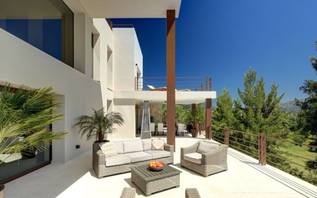 Contemporary Villa, Golf La Alquería, Benahavis, Marbella