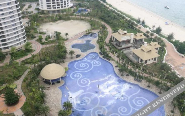 Penguin Holiday Hotel (Huidong Ocean Park)