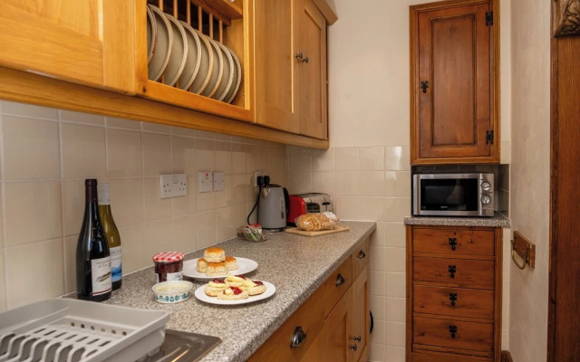 Watermouth Castle, Penn-curzon Apartment