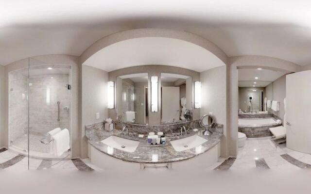 Beachfront Condo in Central Beach
