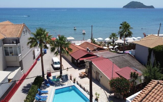 Manthos Beachfront Apts & Pool