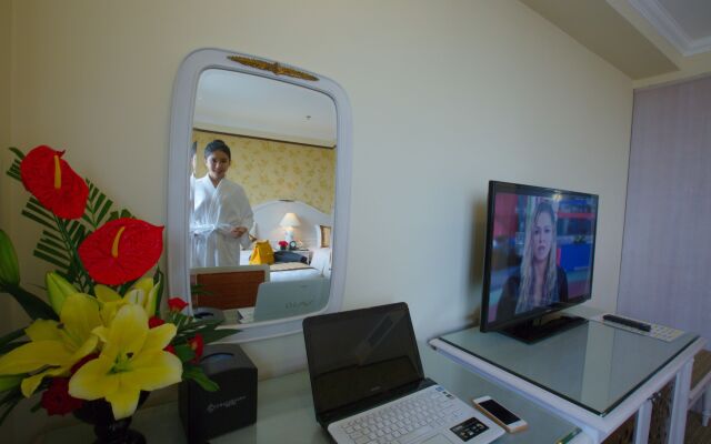 Chalcedony Grand Hotel