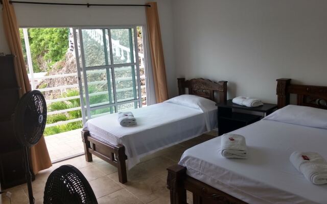 The Rock House Hostel - Adults Only
