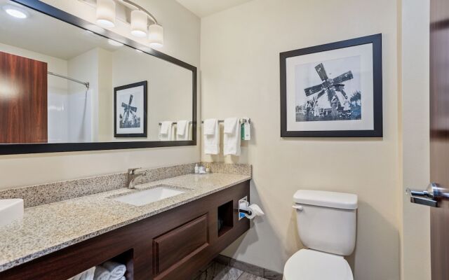 Cobblestone Hotel & Suites - Central Wisconsin Airport