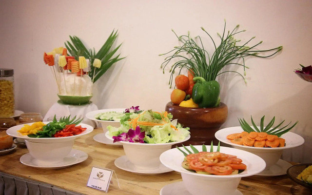 Grand Elevation Hotel