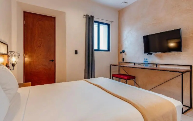 Hotel H.O.