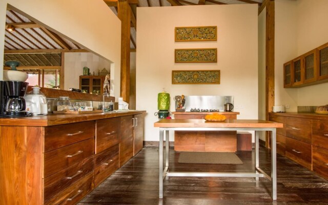 Luxury & Tropical 2br Villa In Canggu