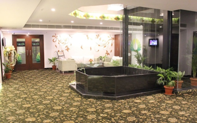 Hotel Hemaadri Grand