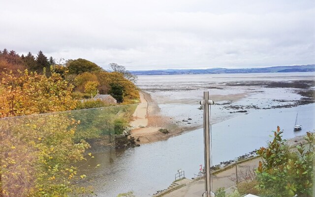 Deluxe 4 bedrooms Cramond Seaview House