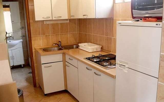 Quaint Holiday Home in Metajna With Terrace