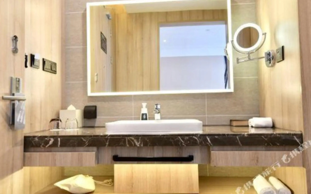 Rezen Select  Hotel (Gulangyu Pier Sea View)