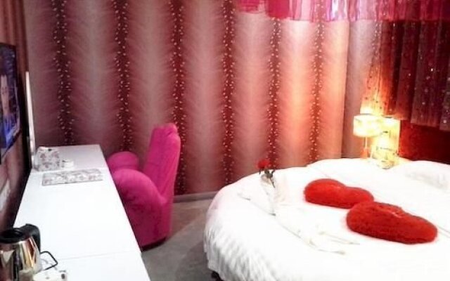 Set Chain Hotel