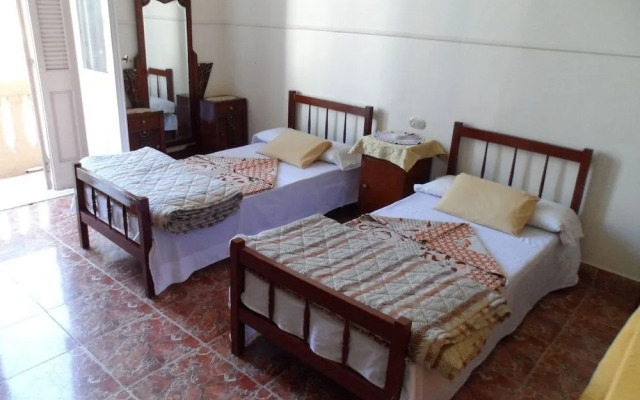 Triomphe Hotel