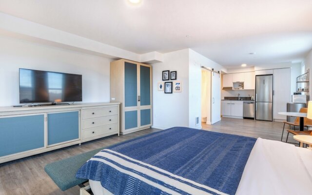 Marina Square Suites