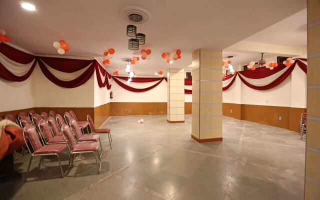 OYO 8876 Hotel Sarthi