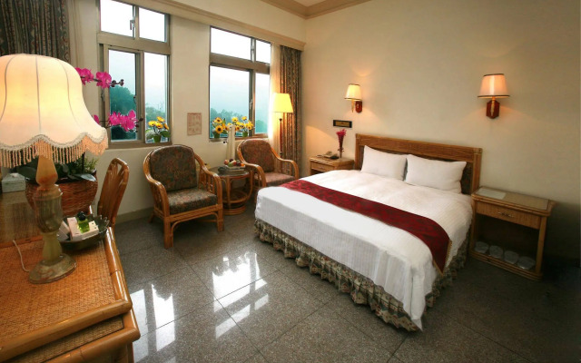 Hotel Tilun Dongpu Spa