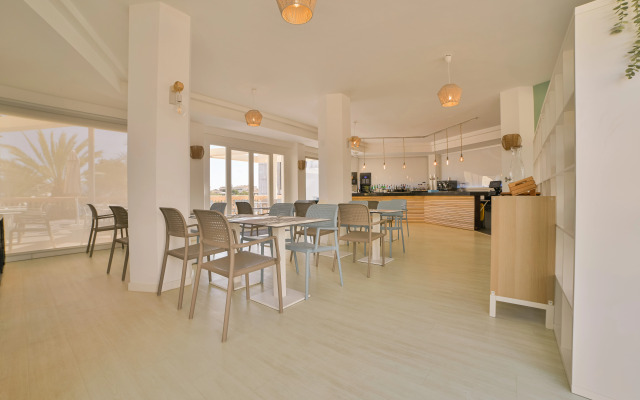 Apartamentos Azul Playa