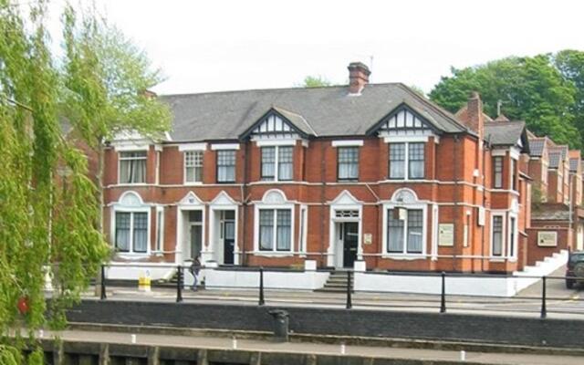 Central Hotel