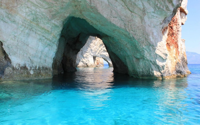 Domes Aulus Zante, Autograph Collection