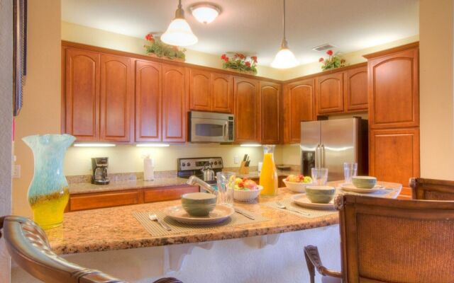 Lovely Third-floor Vista Cay Resort Condo!