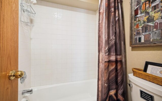 Wildwood Peaks 4 Bedroom Home by RedAwning