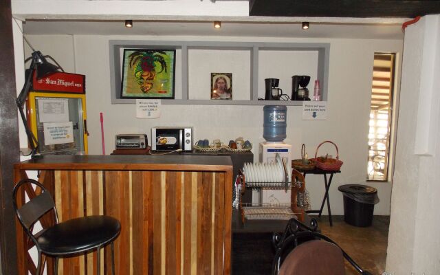 Hometown Hotel Bacolod - Lacson