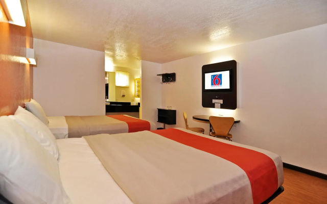 Motel 6 Willows, CA