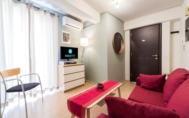 Downtown urban apartment for 4 people in Plaka