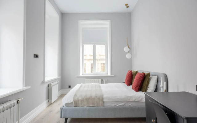 Апартаменты Скайлайт на переулке Свечной